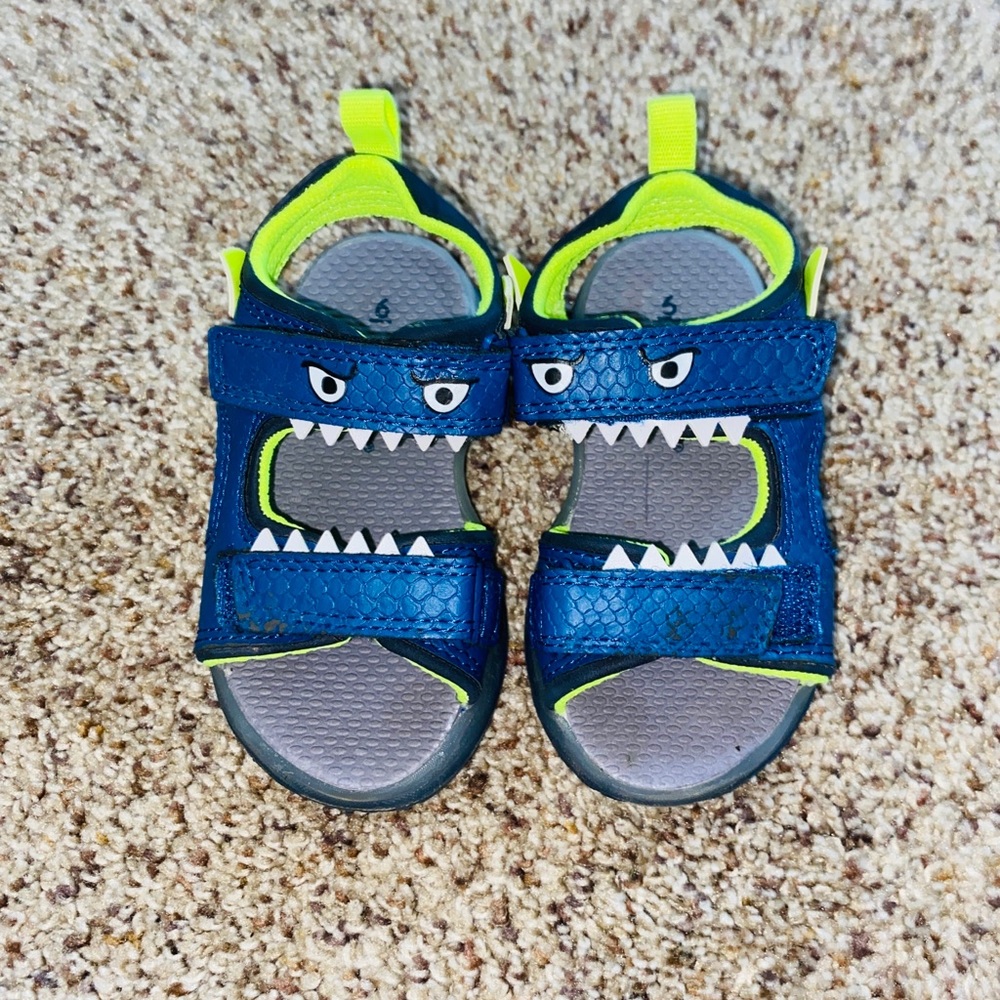 Toddler size 6 light up sandals